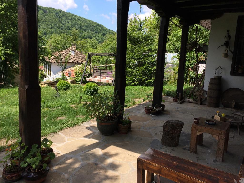 Stefanina Guesthouse Bozhentsi Exteriör bild