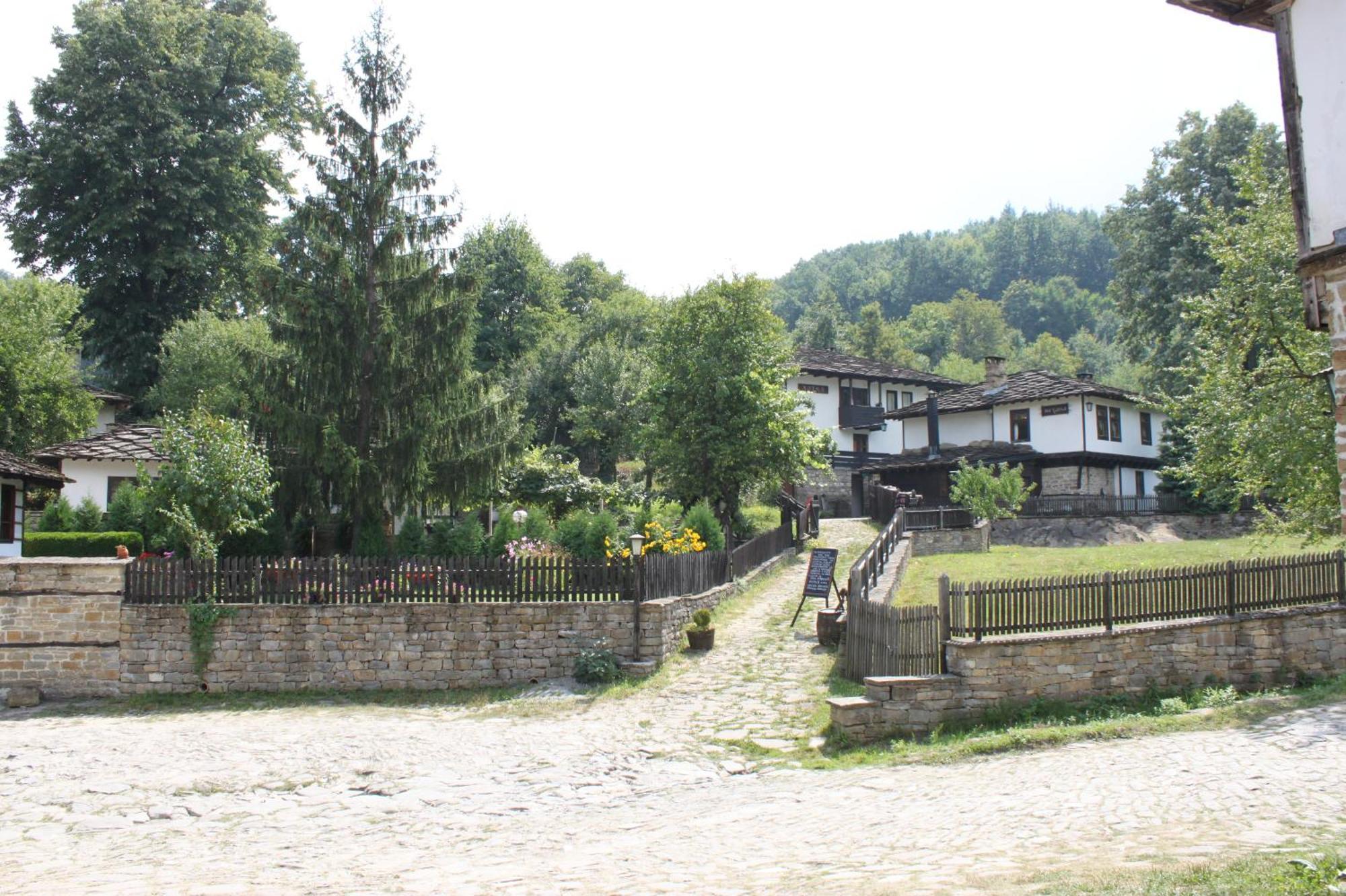 Stefanina Guesthouse Bozhentsi Exteriör bild