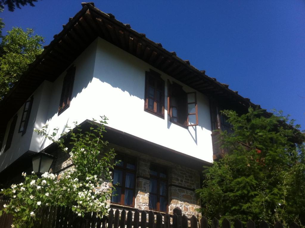 Stefanina Guesthouse Bozhentsi Exteriör bild