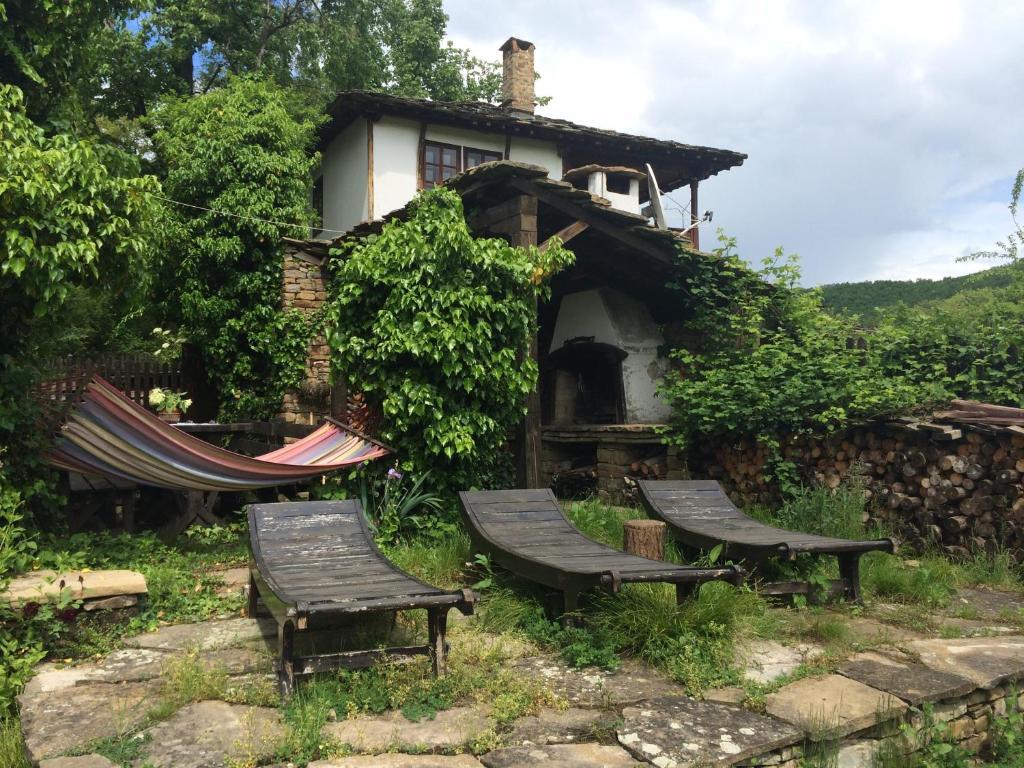 Stefanina Guesthouse Bozhentsi Exteriör bild